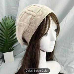 Creamy Beige Knit Beret
